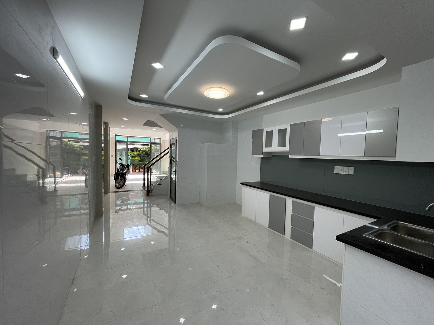 Tuyệt phẩm 3 lầu (4x15) 6 phòng t.kế Singapore, mới xây dựng, hẻm đẹp Phan Đình Phùng - gần PXLong